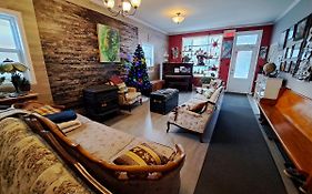 Auberge Jeunesse A Loulou
